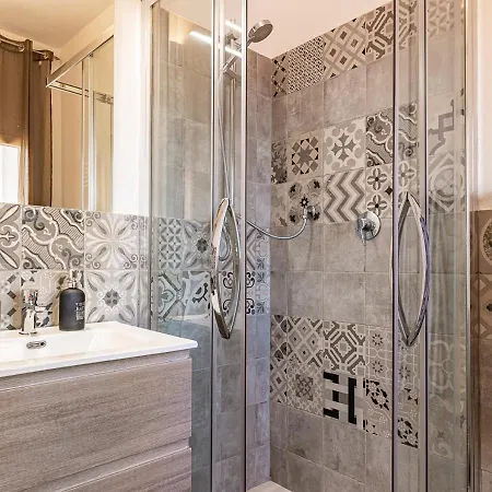 بيت ضيافة Terrace Center 3*