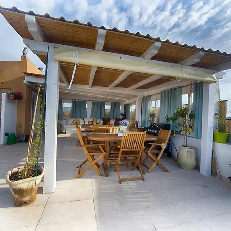 Terrace Center بيت ضيافة 3*