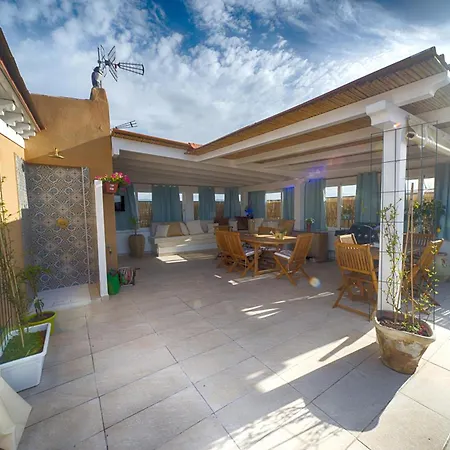 بيت ضيافة Terrace Center أولبيا