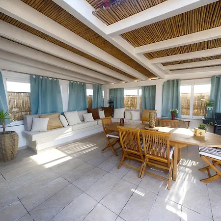 Terrace Center بيت ضيافة