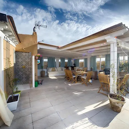 게스트하우스 And Rooftop Terrace Center